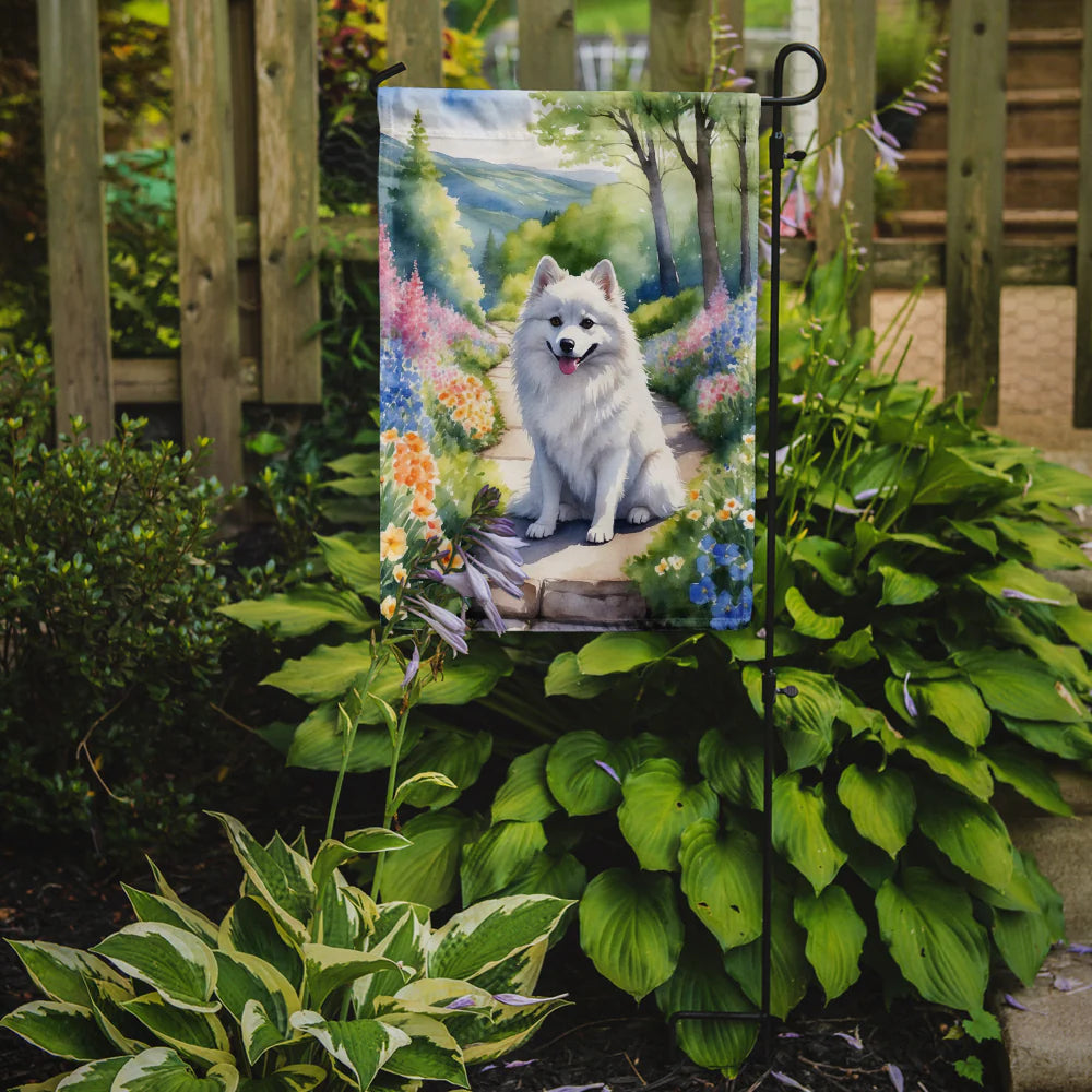 American Eskimo Spring Garden Garden Flag - ROCKY MOUNTAIN HOMESTEAD 